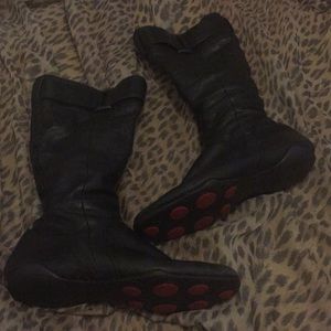 DKNY Sports Boot Comfy